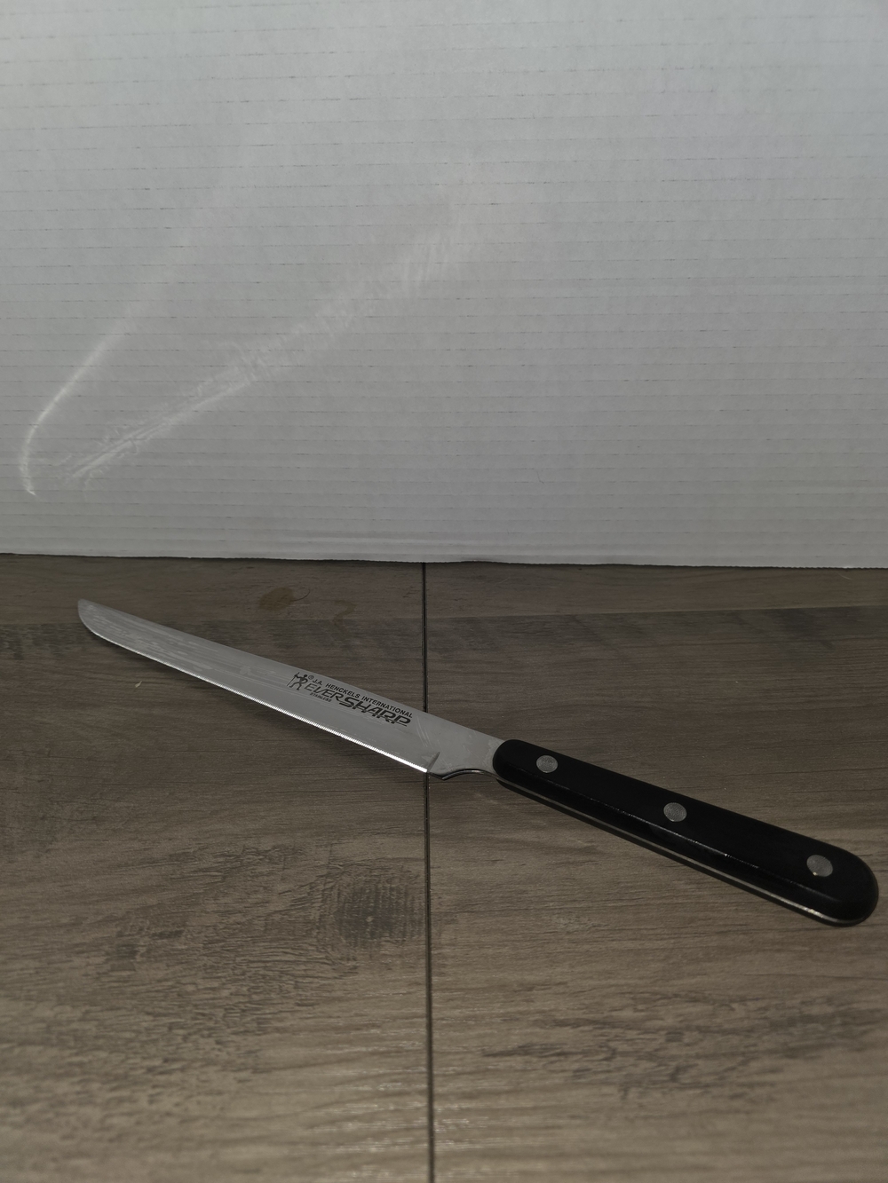 J.A. Henckels International Eversharp series 8" SLICING Knife EUC